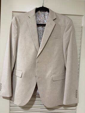 Egara Men's Beige Sport Coat with Notch Lapel